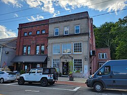 The East Hampton Bank and Trust Company Building