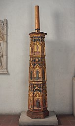 Готический подсвечник; около 1450-1500; дерево с краской и позолотой; 195,6 × 43,8 см; Метрополитен-музей
