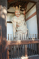 Kongo Rishiki (divinidá guardiana) na puerta principal del templu Hōryū-ji (711).