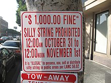 Los Angeles, cartello di divieto di stringhe sciocche nella notte di Halloween