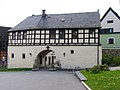 Freiberger Tor: Stadttor, heute Museum, in der Durchfahrt ein Grabmal