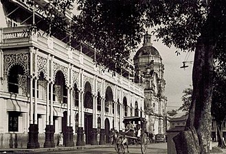 La Insular Cigar and Cigarette Factory was a famous landmark in Binondo before the war.