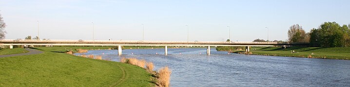 Erdbeerbrücke über den Werdersee