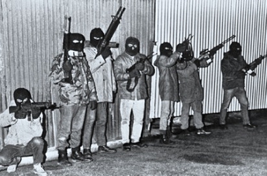 File:INLA members posing with weapons in South Armagh (1986).jpg