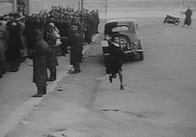 La scena più celebre di Roma città aperta di Roberto Rossellini (1945), film simbolo del neorealismo