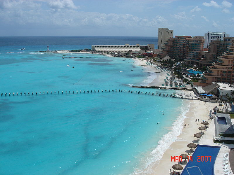 파일:Cancun from hotel room(Riu Cancun).jpg