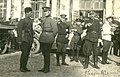 Laidoners (otrais no kreisās) ieņemtajā Pleskavā (1919)