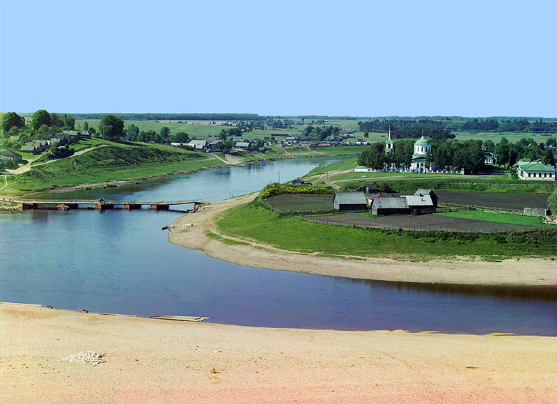 Файл:Bridge over Vazuza and Volga in Zubtsov .jpg