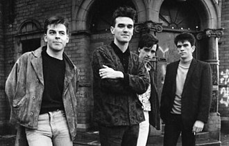 The Smiths в 1985 году Слева направо: Энди Рурк, Моррисси, Джонни Марр, Майк Джойс