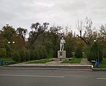 Памятник в Белой Калитве напротив завода АМР