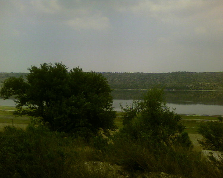 فائل:Khabeki Lake.jpg