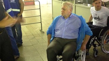 Сергей Миронов заехал в метро на коляске