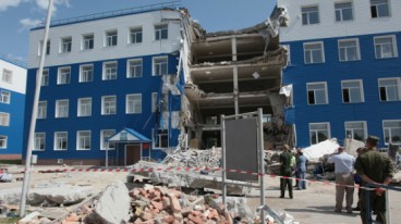 Трагедия в Омске: что превратило здание казармы в «карточный домик»