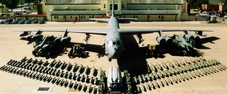 Нестареющий B-52 обновит свой арсенал на Warspot.ru