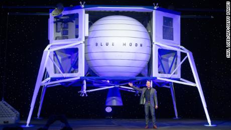 Amazon CEO Jeff Bezos announces Blue Moon, a lunar landing vehicle for the Moon, during a Blue Origin event in Washington, DC, May 9, 2019. (Photo by SAUL LOEB / AFP)        (Photo credit should read SAUL LOEB/AFP/Getty Images)