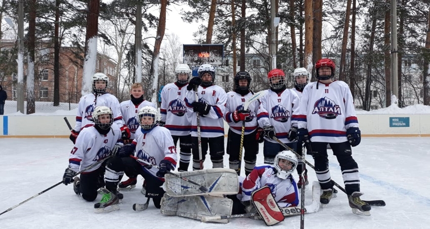 Юные хоккеисты Рубцовска взяли золото на первенстве Алтайского края