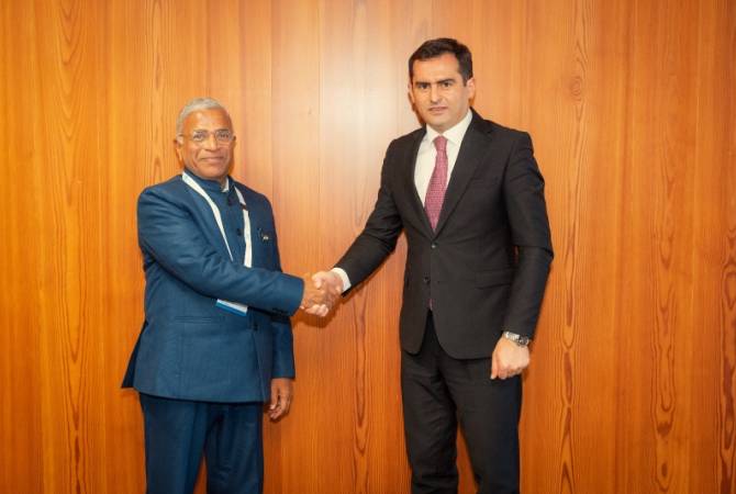 Deputy Speaker Hakob Arshakyan discusses Yerevan-New Delhi direct flights with Indian 
counterpart