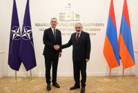 Baş başa görüşmede Paşinyan ve Stoltenberg, Ermenistan-NATO işbirliğine ilişkin konuları 
ele aldı
