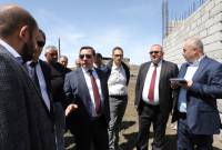 Քաղաքաշինության կոմիտեի նախագահը և Շիրակի մարզպետը շրջայց են 
կատարել շինհրապարակներում