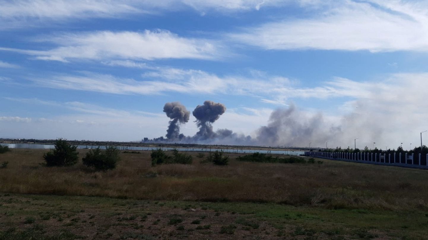Серия взрывов на аэродроме Саки вблизи поселка Новофедоровка.