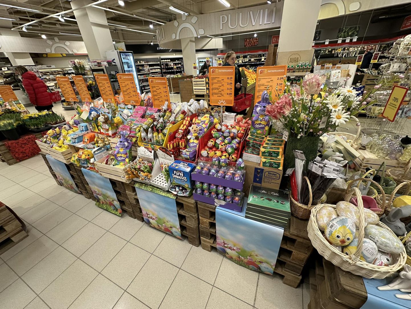 Пасхальные предложения в столичных магазинах: какой ассортимент предлагают жителям Эстонии к празднику.