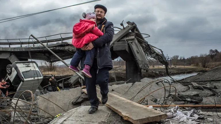 Украине только в этом году нужно 40 млрд долларов помощи для поддержки людей, восстановления разрушенного и отпор агрессору. Пока Запад пообещал только половину
