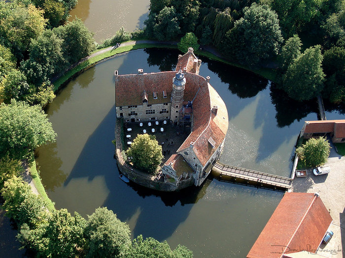 Castle_Vischering_in_Ludinghausen_01 (700x525, 154Kb)