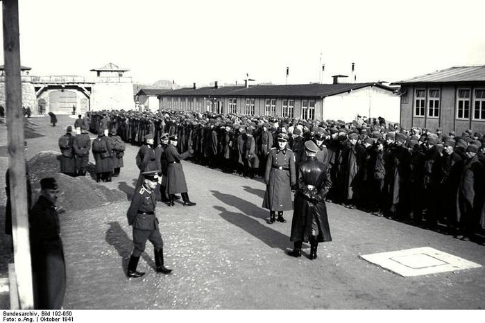 Bild_192-050_KZ_Mauthausen_sowjetische_Kriegsgefangene (700x466, 54Kb)