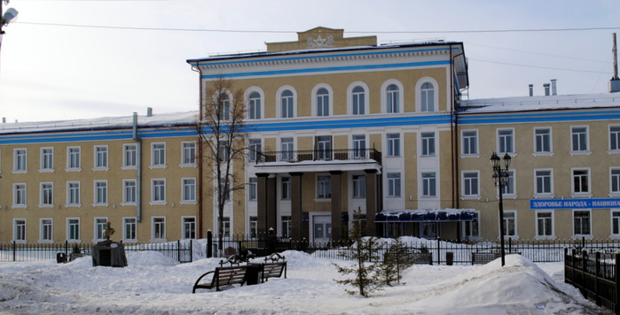 0 0 Больница, бывшее здание управления Сиблага. (700x356, 267Kb)