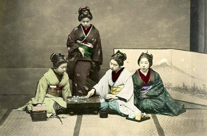 Япония Гейши за игрой, 1891 год (700x460, 289Kb)