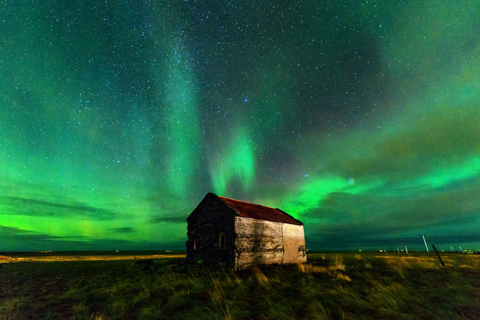 aurora borealis house angel (700x466, 81Kb)