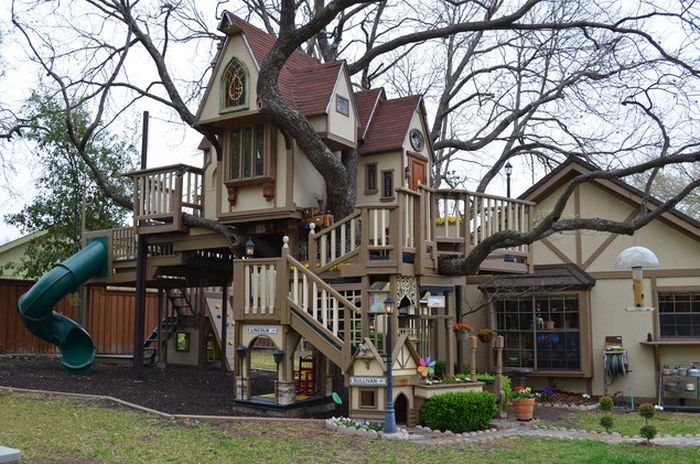 4721164_incredible_tree_house_01 (700x464, 96Kb)