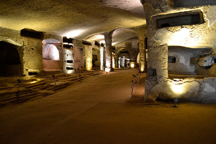 catacombe-di-san-gennaro (700x466, 117Kb)