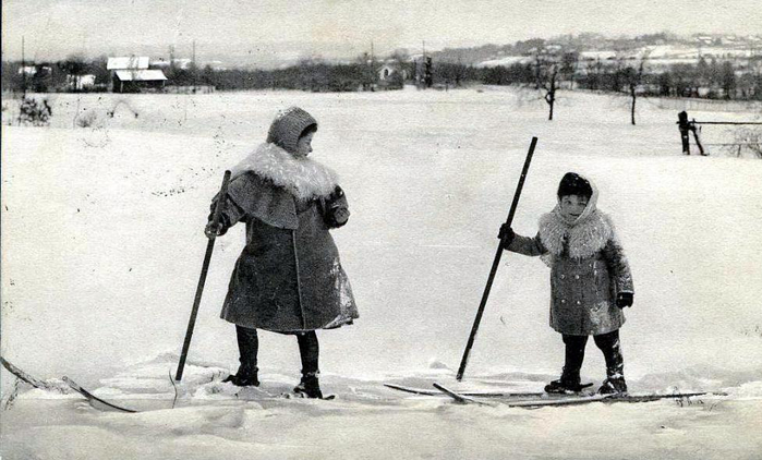  оссия На лыжах, 1910 год (700x422, 265Kb)