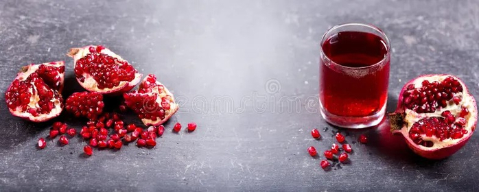glass-pomegranate-juice-fresh-fruits-dark-background-84780754 (700x280, 196Kb)