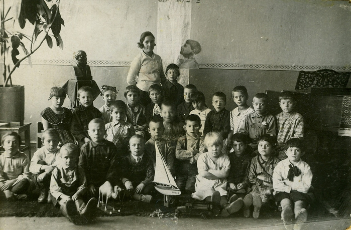 ссср Детский сад 1931 год (700x459, 329Kb)