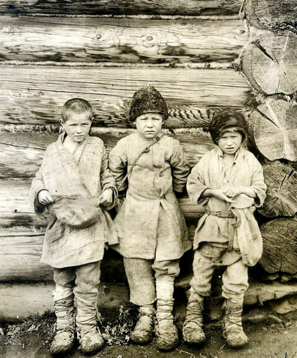  оссия Крестьянские дети. 1905 (581x700, 456Kb)