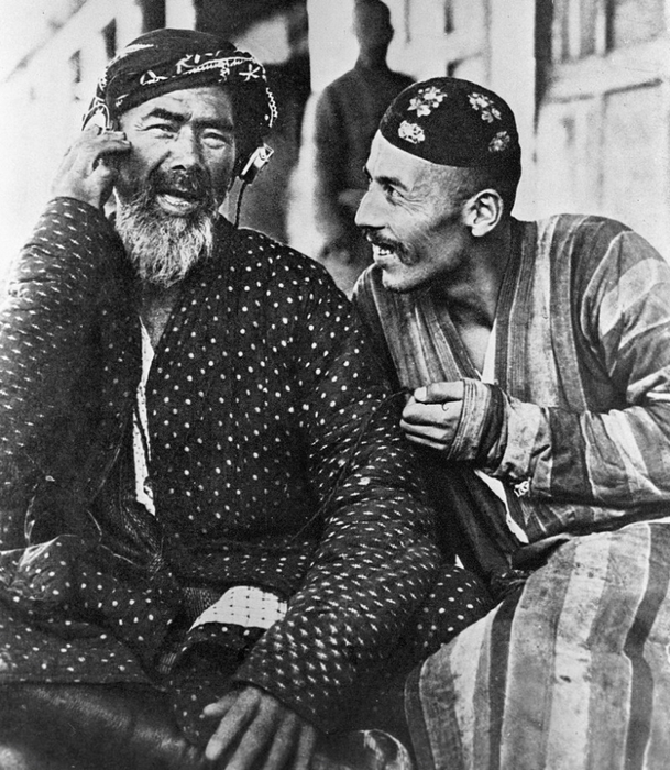 ссср Жители Ташкента слушают Всесоюзное радио. Узбекская СС , 1936 год (609x700, 304Kb)