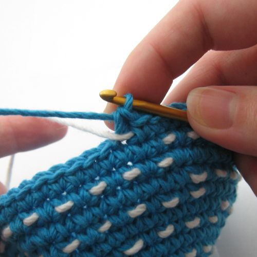 Nub Stitch #Crochet Tutorial. Great effect, adds stability to the crochet and so easy to do.