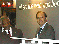 Sir Tim Berners-Lee (right) with UN Secretary General Kofi Annan (left)