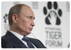 Владимир Путин принял участие в работе Международного форума по проблемам, связанным с сохранением тигра на Земле