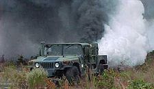 Дымовая завеса в исполнении американских военных, дымогенератор на армейском вездеходе Хамви