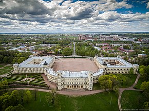 Большой Гатчинский дворец и городской район Аэродром