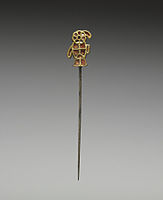 Заколка-шпилька для волос с навершием в форме орла, ранний VI век; Walters Art Museum.