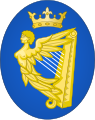 Геральдический символ Ирландии, созданный в эпоху Тюдоров, отличается от герба Ирландии тем, что был увенчан королевской короной