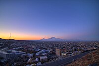 Вид вечернего Еревана.