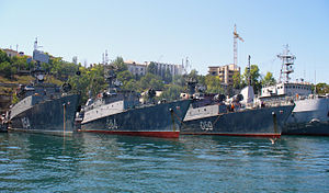 МПК «Ейск» в Южной бухте Севастополя (крайний слева)