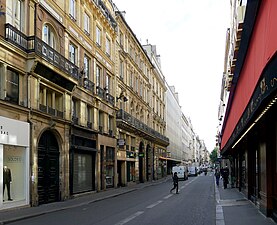 Rue de Richelieu, côté carrefour Richelieu-Drouot.