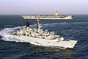 Gwarachae forwrol gan ffrgadau'r DG: HMS Cumberland (a welir yma gyda USS Dwight D. Eisenhower)