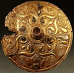 Золотая брошь, IV век до н. э.